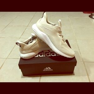 Adidas Alphabounce new in box!